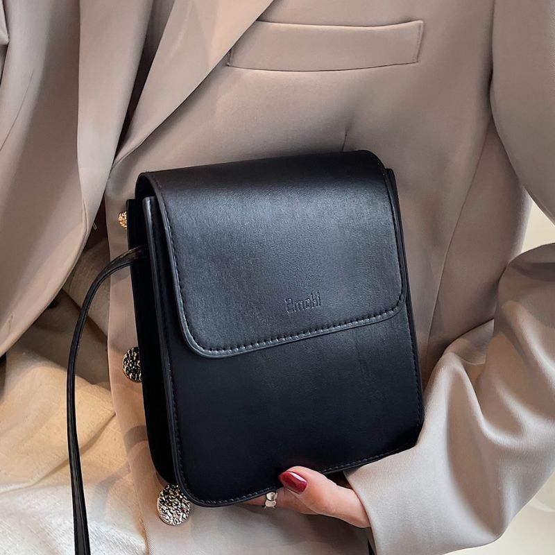 Bolsa-Feminina-Pequena-Couro-Portatil-4