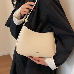 Bolsa_Feminina_Transversal_Couro_Tiracolo_Fashion_Iris_bf116103-75d6-47c7-a148-7bba96af23fd