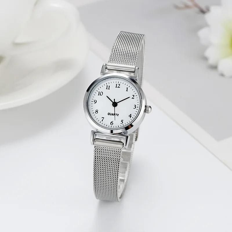  Analyzing image    Relogio-Feminino-Prata-Round-Watch-Fashion-Iris_3